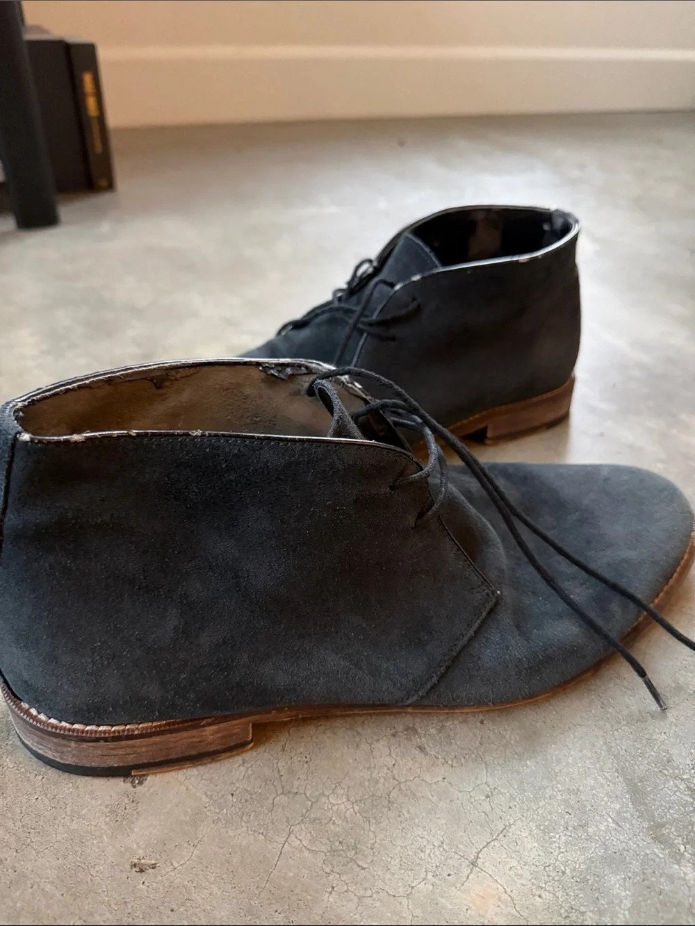 Gordon Rush Black Suede Chukka Boots